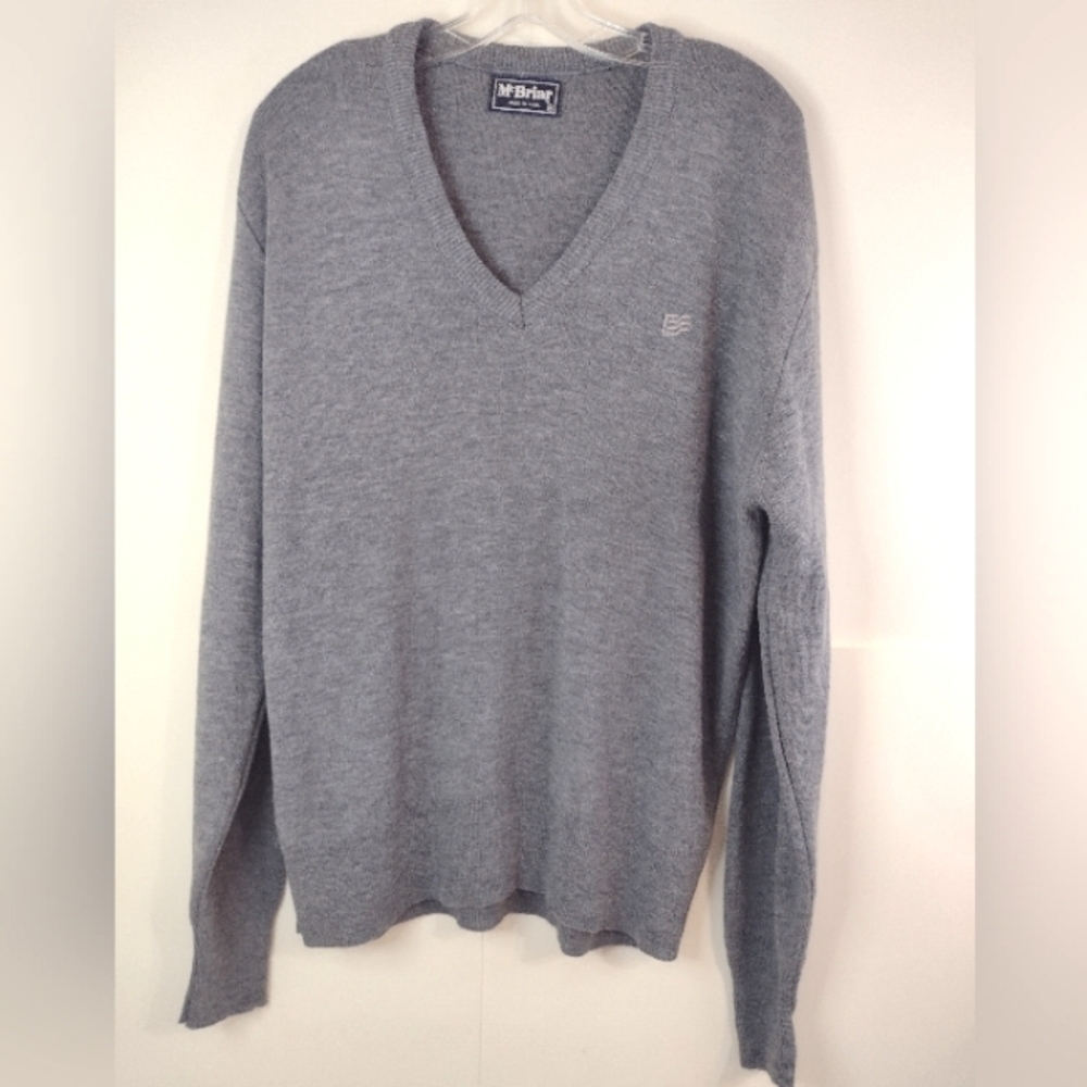 Mc Briar vintage Men's classic V neck Grey sweater size (M) made in USA